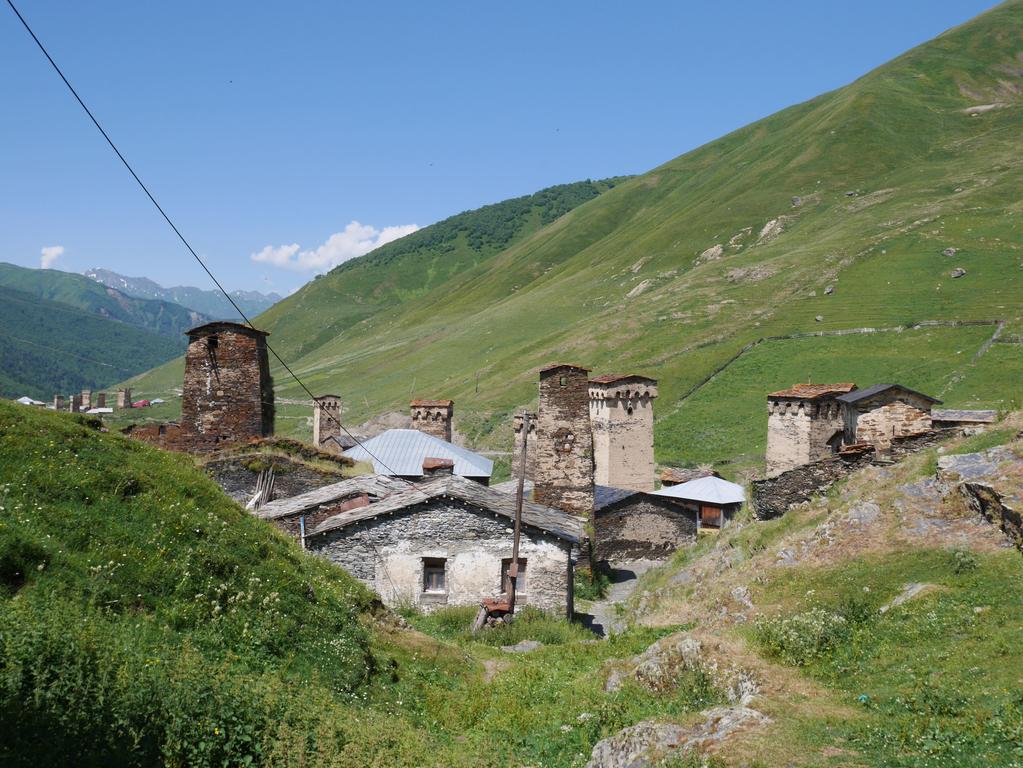 Chazhashi Guesthouse Ushguli Exterior photo